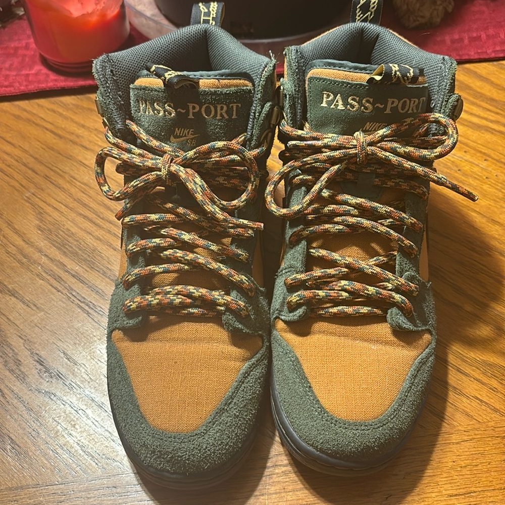 Nike SB Passport dunk highs